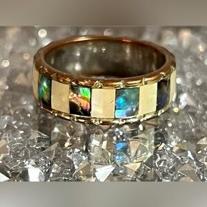 ⭐️ABALONE MOTHER OF PEARL RING⭐️